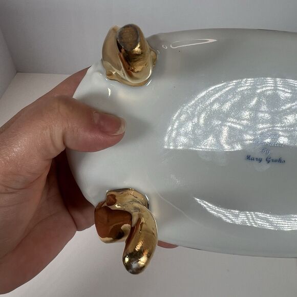 Porcelain Trinket Box With Gold Gilded Feet Oval Shaped With Hand Painted Roses - Picture 14 of 16